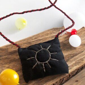 Worsted Necklace with Desert Essences – Seri Mysticism